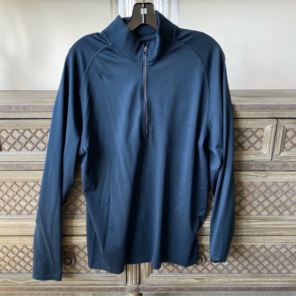 Men’s Lululemon 1/4 zip Size L
